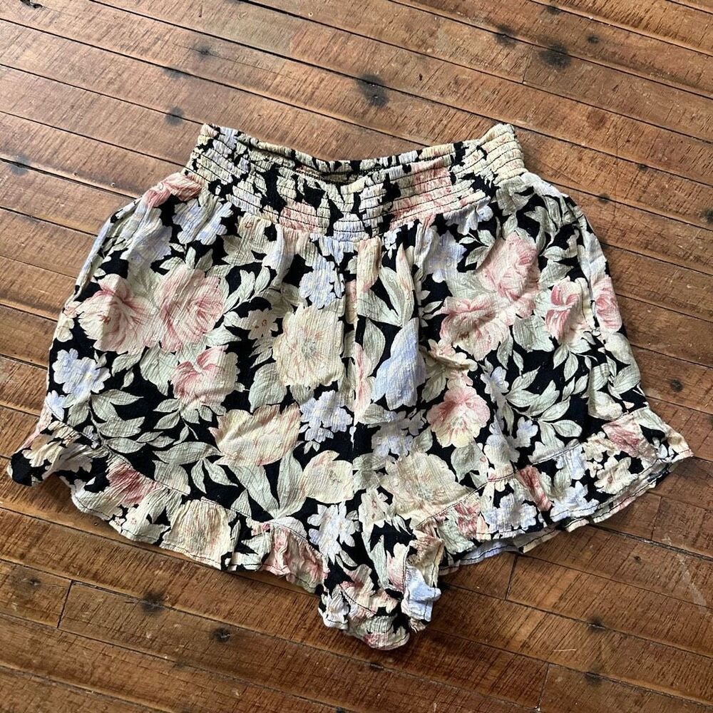 American Eagle floral lightweight flowy XS ruffled shorts